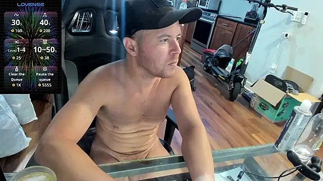 Snapshot of aaron_s_x chatting on July 24, 1:14 am aaron s x online show from July 24, 1:14 am
