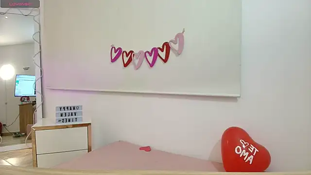 Snapshot of Brendda_tay chatting on February 15, 3:31 am Brendda tay online show from February 15, 3:31 am