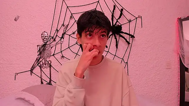 Snapshot of alexandersawyer chatting on October 22, 4:02 am alexandersawyer online show from October 22, 4:02 am