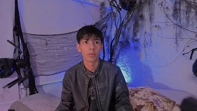 Snapshot of alexandersawyer chatting on November 4, 4:22 am alexandersawyer online show from November 4, 4:22 am