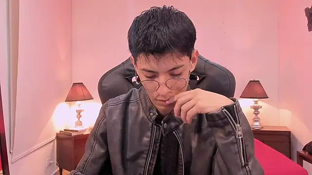 Snapshot of alexandersawyer chatting on November 18, 1:04 pm alexandersawyer online show from November 18, 1:04 pm