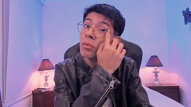 Snapshot of alexandersawyer chatting on November 19, 12:38 pm alexandersawyer online show from November 19, 12:38 pm