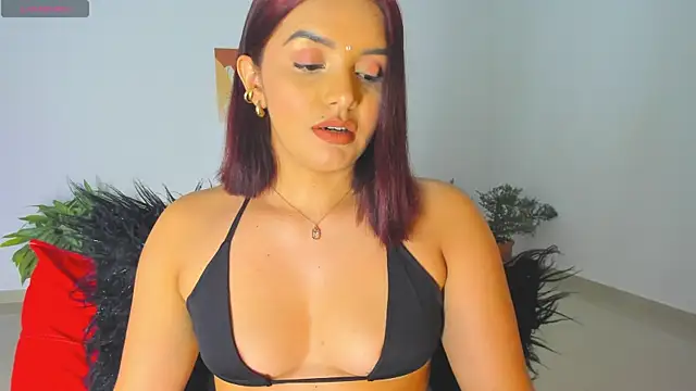 Snapshot of Melanyprada chatting on September 14, 11:04 pm Melanyprada online show from September 14, 11:04 pm