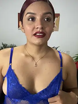 Snapshot of Melanyprada chatting on October 10, 3:27 am Melanyprada online show from October 10, 3:27 am