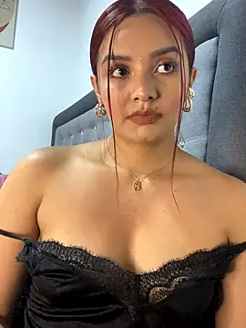 Snapshot of Melanyprada chatting on October 13, 1:49 am Melanyprada online show from October 13, 1:49 am