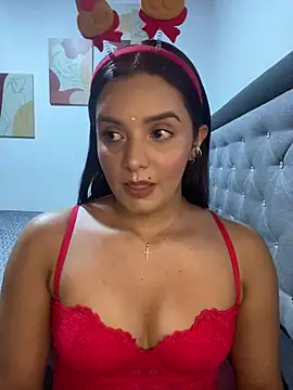 Snapshot of Melanyprada chatting on December 21, 5:25 am Melanyprada online show from December 21, 5:25 am