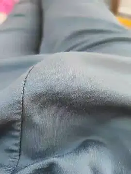 Snapshot of Rdm_b chatting on October 6, 8:01 am Rdm b online show from October 6, 8:01 am