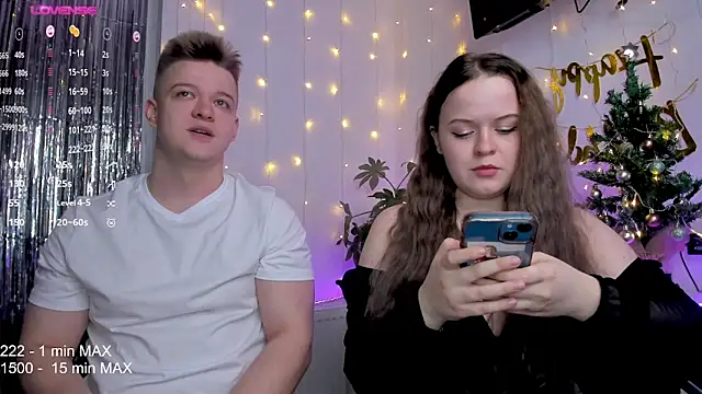 Snapshot of Hanna_and_Justin chatting on December 12, 6:42 pm Hanna and Justin online show from December 12, 6:42 pm