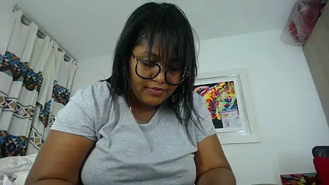 miajoseph  online show from January 19, 7:25 am