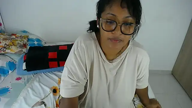 miajoseph  online show from October 3, 4:20 am