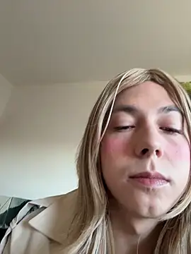 Snapshot of See_my_Boobs_ chatting on November 23, 10:15 am See my Boobs online show from November 23, 10:15 am