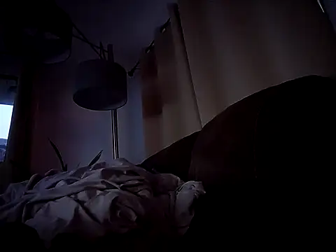 Snapshot of ptut820 chatting on April 3, 11:41 am ptut820 online show from April 3, 11:41 am