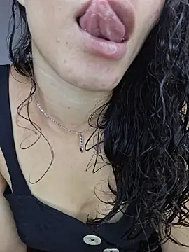 HelenHoltz online show from December 2, 5:52 pm