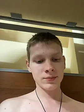 Snapshot of fameboyboo chatting on February 1, 6:29 pm fameboyboo online show from February 1, 6:29 pm