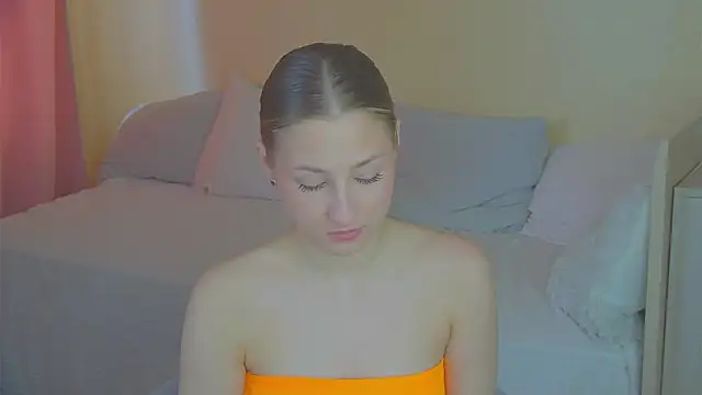 BritneyCruze online show from December 15, 9:46 am