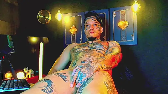 Snapshot of daimond_hope666 chatting on November 6, 8:43 pm daimond hope666 online show from November 6, 8:43 pm