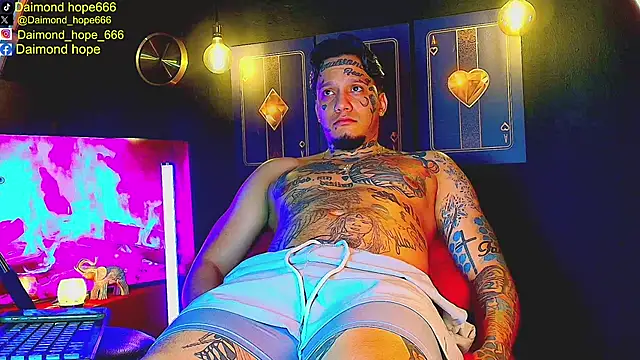 Snapshot of daimond_hope666 chatting on November 27, 9:06 pm daimond hope666 online show from November 27, 9:06 pm