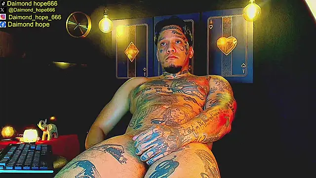 Snapshot of daimond_hope666 chatting on December 1, 12:48 am daimond hope666 online show from December 1, 12:48 am