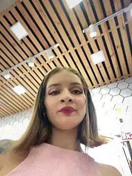 Snapshot of Alicia_barbie chatting on December 21, 3:53 pm Alicia barbie online show from December 21, 3:53 pm