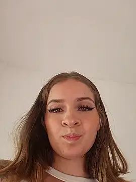 Snapshot of Alicia_barbie chatting on February 5, 12:38 pm Alicia barbie online show from February 5, 12:38 pm