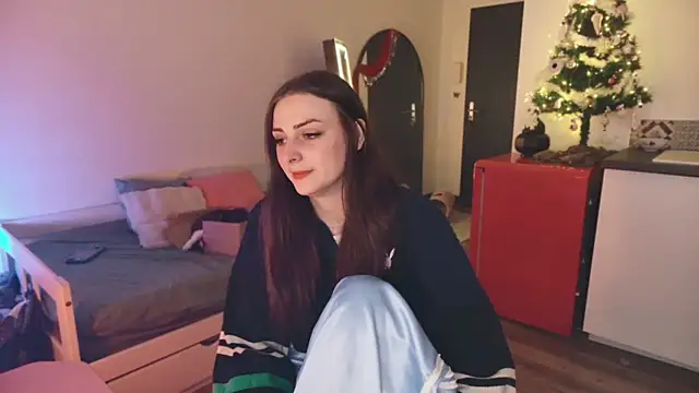 ce leste   online show from December 19, 5:42 pm