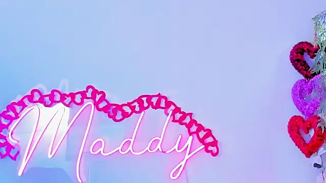 MaddyParisi online show from February 15, 11:39 am