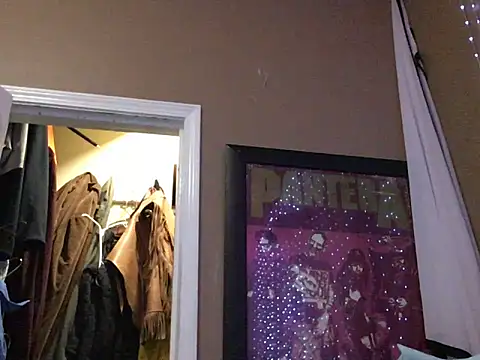 Highfrog1 online show from October 24, 5:15 am