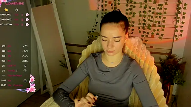 Snapshot of Bella_XO chatting on September 19, 6:48 am Bella XO online show from September 19, 6:48 am