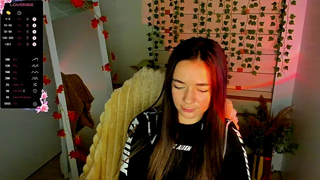 Snapshot of Bella_XO chatting on October 10, 7:18 am Bella XO online show from October 10, 7:18 am