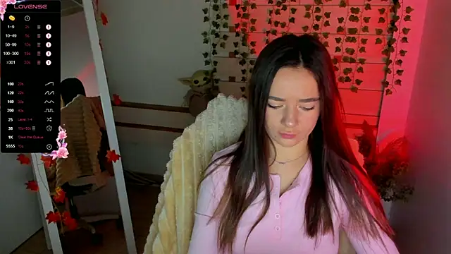 Snapshot of Bella_XO chatting on October 12, 6:45 am Bella XO online show from October 12, 6:45 am