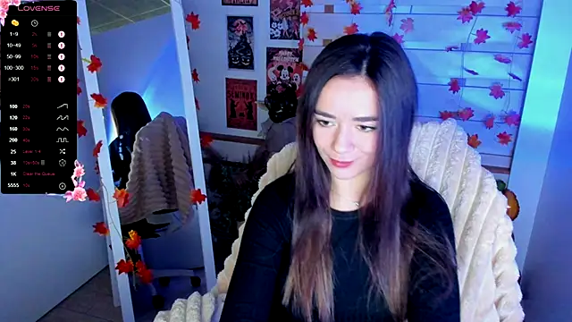 Snapshot of Bella_XO chatting on October 18, 6:37 am Bella XO online show from October 18, 6:37 am