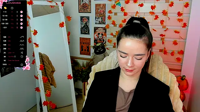 Snapshot of Bella_XO chatting on October 25, 6:43 am Bella XO online show from October 25, 6:43 am