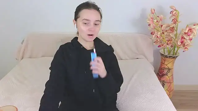 Ellie Sunset online show from February 25, 9:09 am