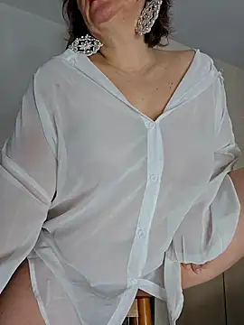 EvaNights online show from February 3, 9:39 pm