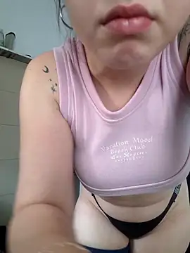 Snapshot of CAT28004 chatting on December 5, 8:38 pm CAT28004 online show from December 5, 8:38 pm