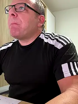 Snapshot of coupleLatinaLovers chatting on September 24, 4:38 am coupleLatinaLovers online show from September 24, 4:38 am