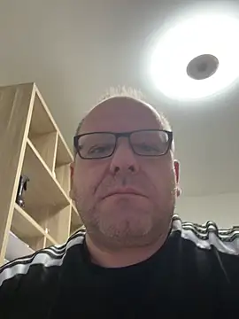 Snapshot of coupleLatinaLovers chatting on October 2, 5:03 am coupleLatinaLovers online show from October 2, 5:03 am