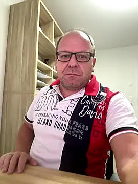 Snapshot of coupleLatinaLovers chatting on November 14, 6:39 pm coupleLatinaLovers online show from November 14, 6:39 pm