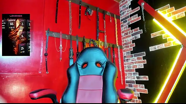 sascha castillo online show from February 9, 7:07 pm