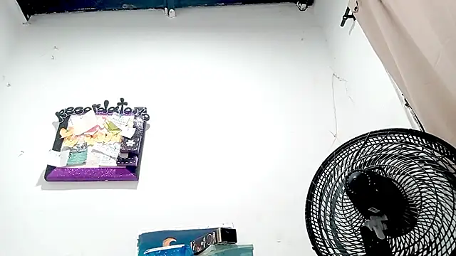 PetiteIvoryQueen19 online show from November 21, 4:00 am