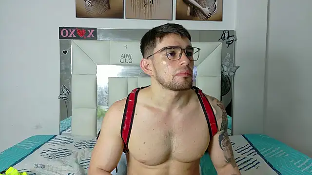 Sexy Alejandro  online show from December 10, 3:22 pm