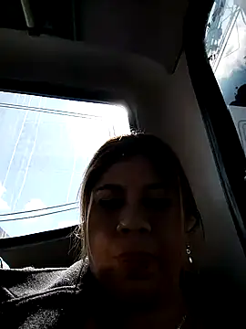 Snapshot of Laura-Hernandez chatting on December 12, 2:44 pm Laura-Hernandez online show from December 12, 2:44 pm