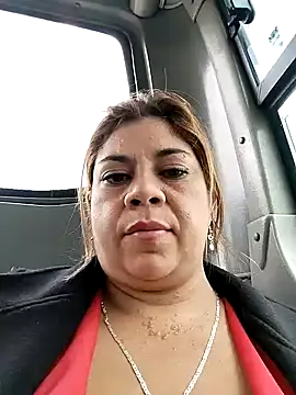 Snapshot of Laura-Hernandez chatting on December 12, 5:48 pm Laura-Hernandez online show from December 12, 5:48 pm