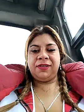 Snapshot of Laura-Hernandez chatting on December 18, 8:36 pm Laura-Hernandez online show from December 18, 8:36 pm