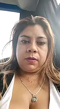 Snapshot of Laura-Hernandez chatting on December 19, 10:00 pm Laura-Hernandez online show from December 19, 10:00 pm