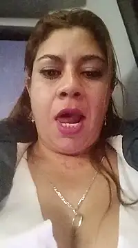 Snapshot of Laura-Hernandez chatting on December 27, 11:21 pm Laura-Hernandez online show from December 27, 11:21 pm