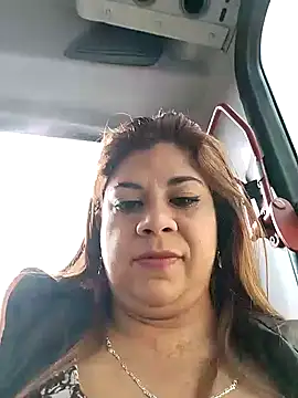 Snapshot of Laura-Hernandez chatting on January 2, 8:24 pm Laura-Hernandez online show from January 2, 8:24 pm