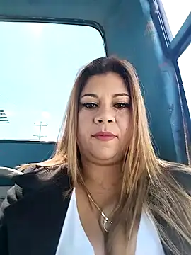 Snapshot of Laura-Hernandez chatting on January 22, 4:12 pm Laura-Hernandez online show from January 22, 4:12 pm