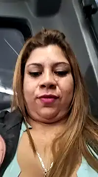 Snapshot of Laura-Hernandez chatting on January 23, 1:19 am Laura-Hernandez online show from January 23, 1:19 am