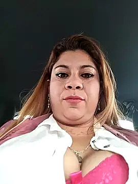 Snapshot of Laura-Hernandez chatting on January 30, 5:17 pm Laura-Hernandez online show from January 30, 5:17 pm